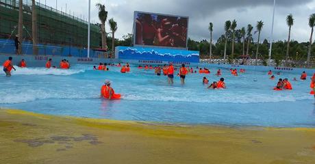 人工造浪設(shè)備水上樂園設(shè)備直銷玻璃鋼滑道鼓風(fēng)機(jī)造浪設(shè)備圖片_高清圖_細(xì)節(jié)圖